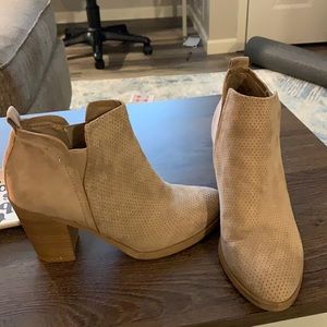 Beige ankle booty rubber sole